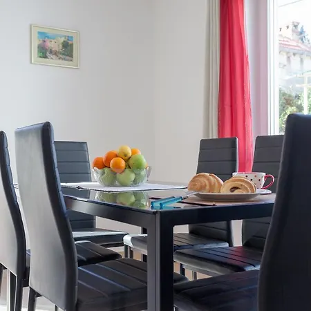 Rufescens A47 Apartman *