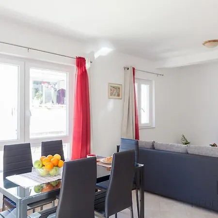 Rufescens A47 Apartman *